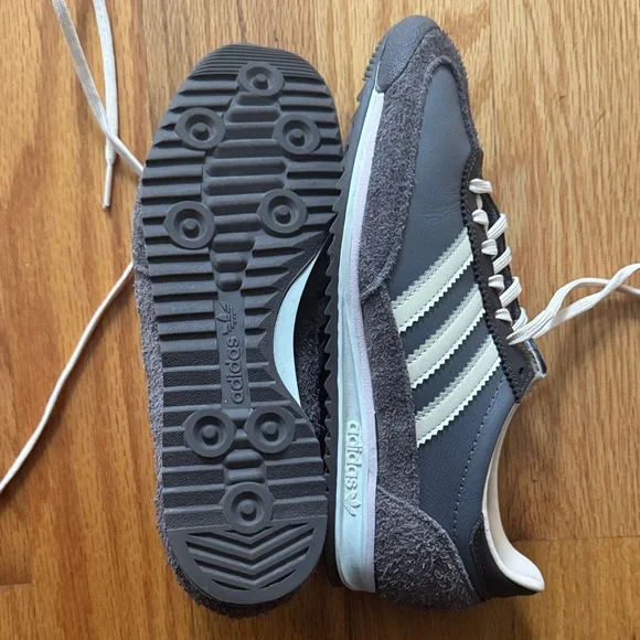 Adidas women’s SL 72 Sneaker Charcoal/Crystal Sand/Brown size 6.5 / 38 - Picture 7 of 10